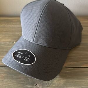 New With Tags Under Armour Hat Grey size L/XL